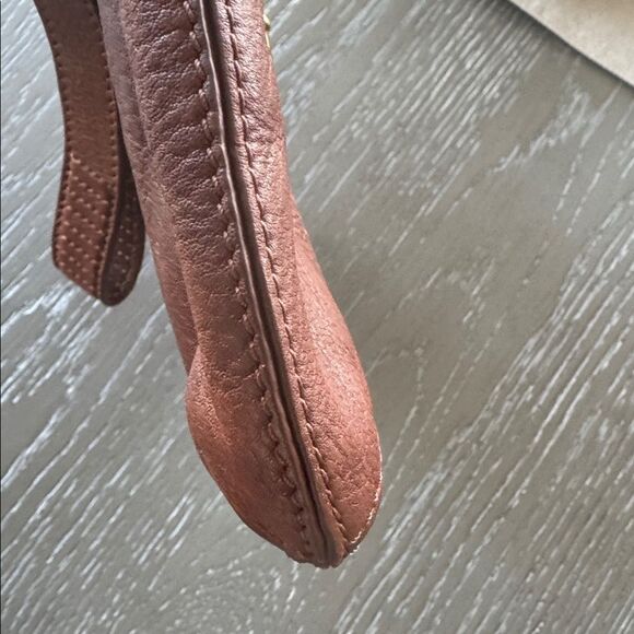 Via Spiga Chic Brown Leather Clutch Wristlet Gold-Tone Accents Zipper Closure - Picture 9 of 10